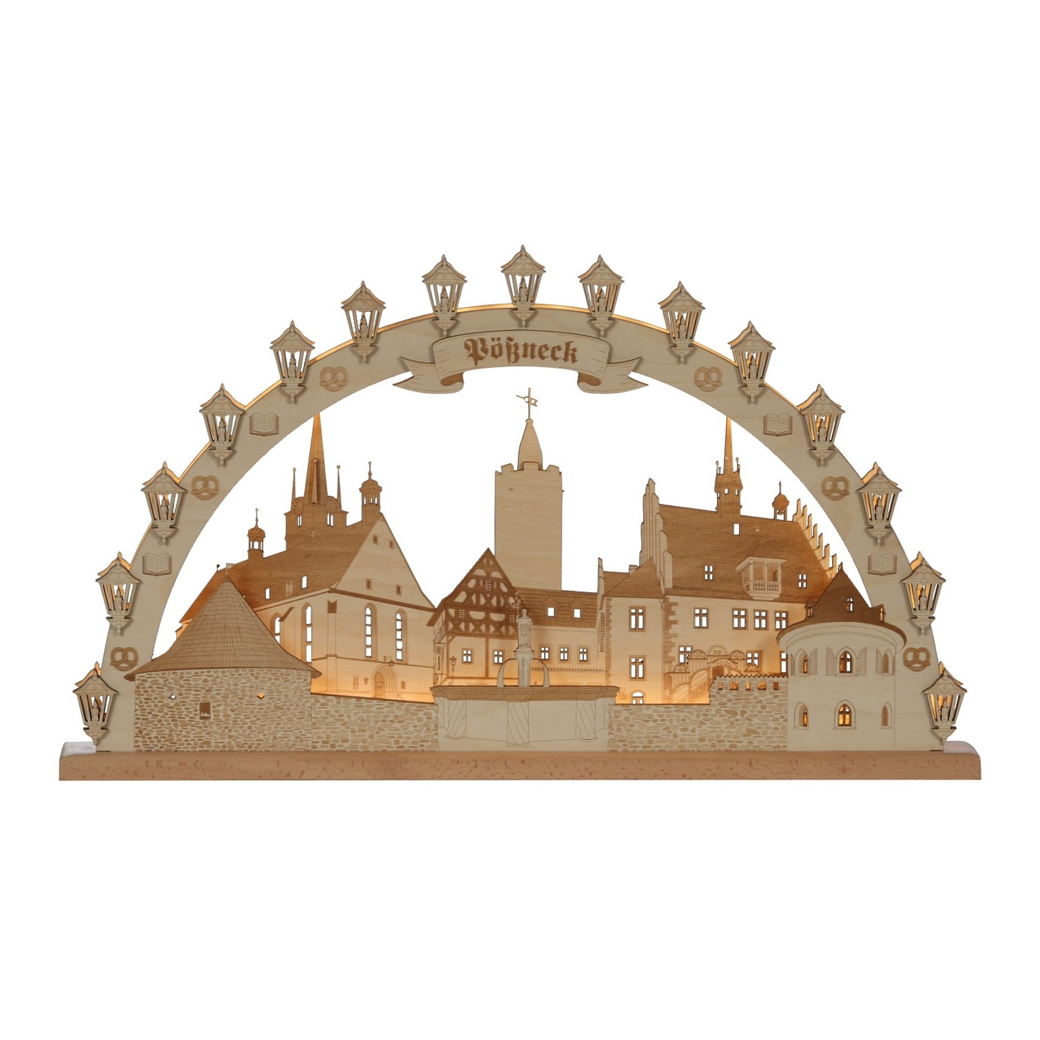 Beleuchteter Holz-Schwibbogen mit der Stadtsilhouette von Pößneck, Schriftzug „Pößneck" im Bogenscheitel, Laternen und Brezel-Dekore am Bogen, warmes LED-Licht