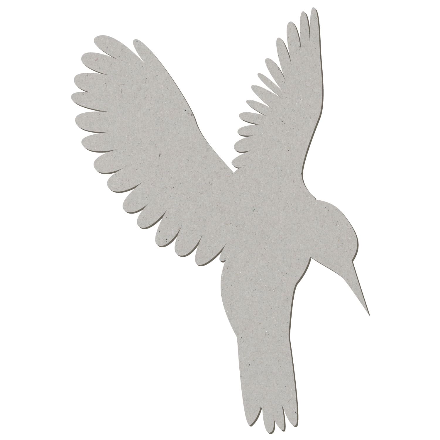 Grauer Pappe-Zuschnitt in der Silhouette eines fliegenden Eisvogels mit ausgebreiteten Flügeln und spitzem Schnabel, weißer Hintergrund.