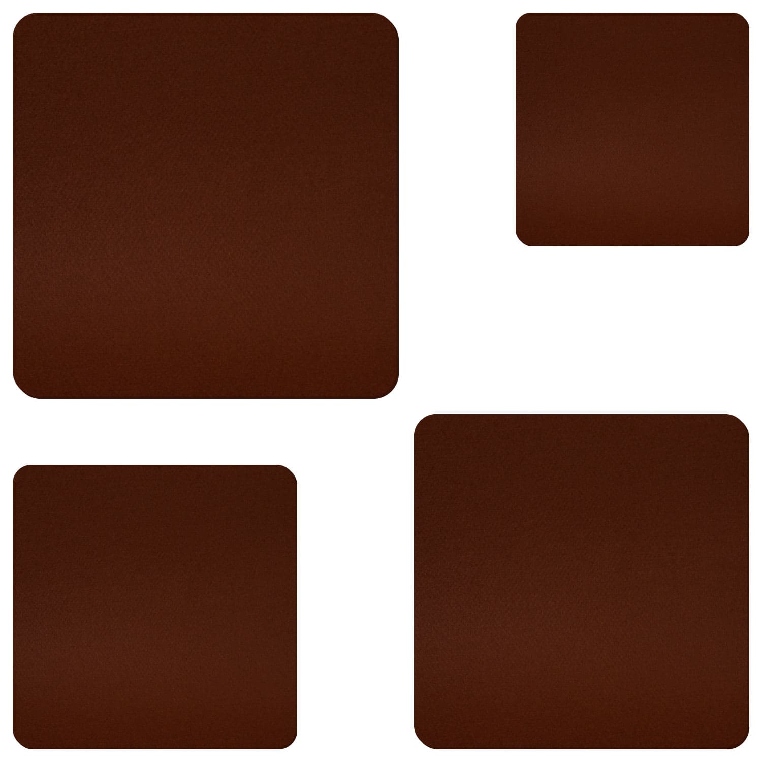 Vier braune Filz-Zuschnitte in quadratischer Form mit abgerundeten Ecken, in unterschiedlichen Größen auf weißem Hintergrund.
