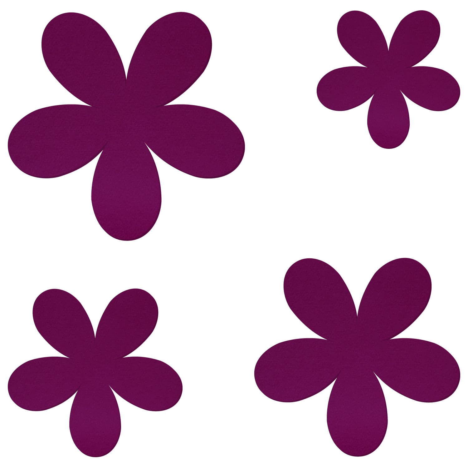 Vier lila-aubergine Blüten-Filzzuschnitte in Plumeria-Form auf weißem Hintergrund, in verschiedenen Größen angeordnet.