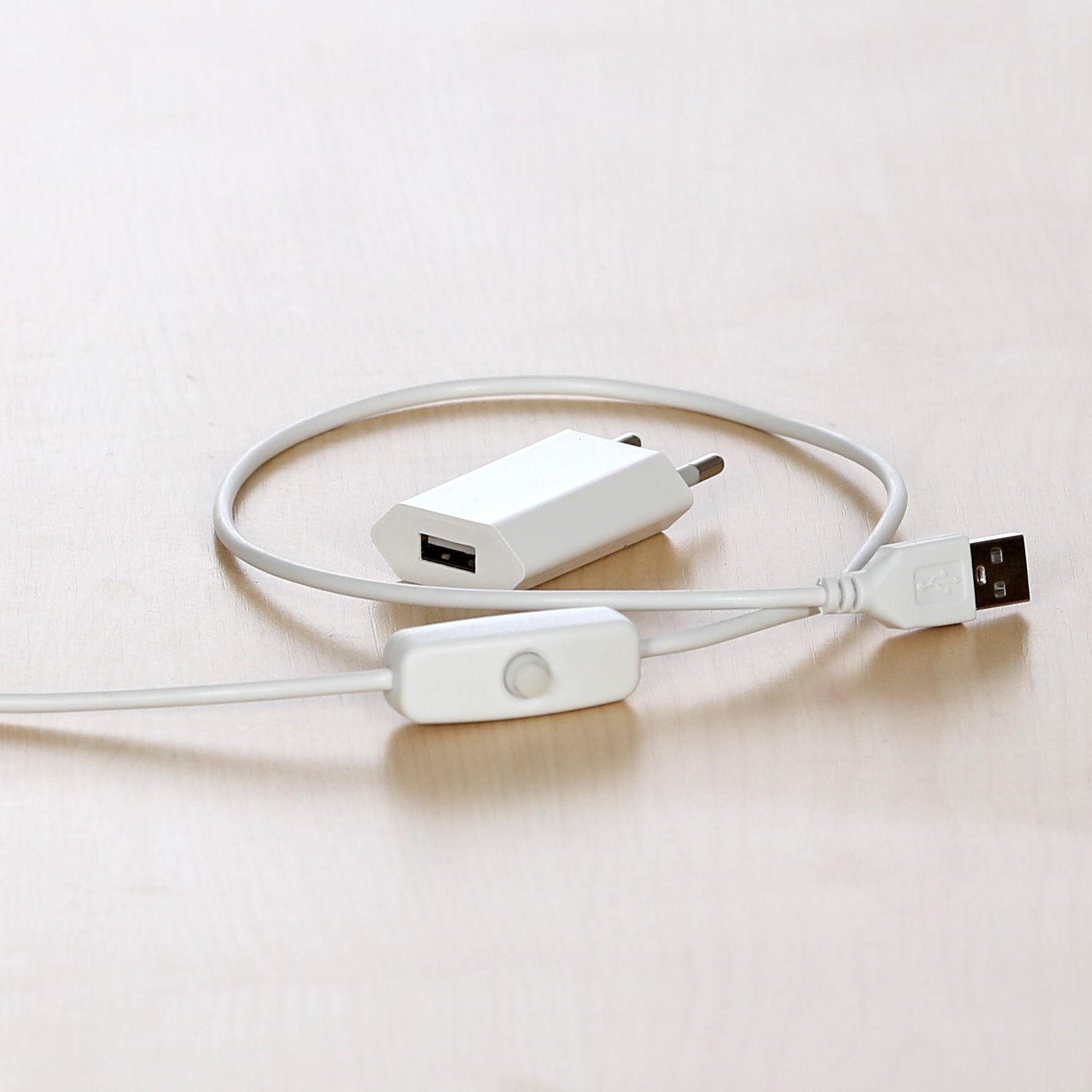 Ein/Aus Schalter mit USB-Anschluß und Stecker