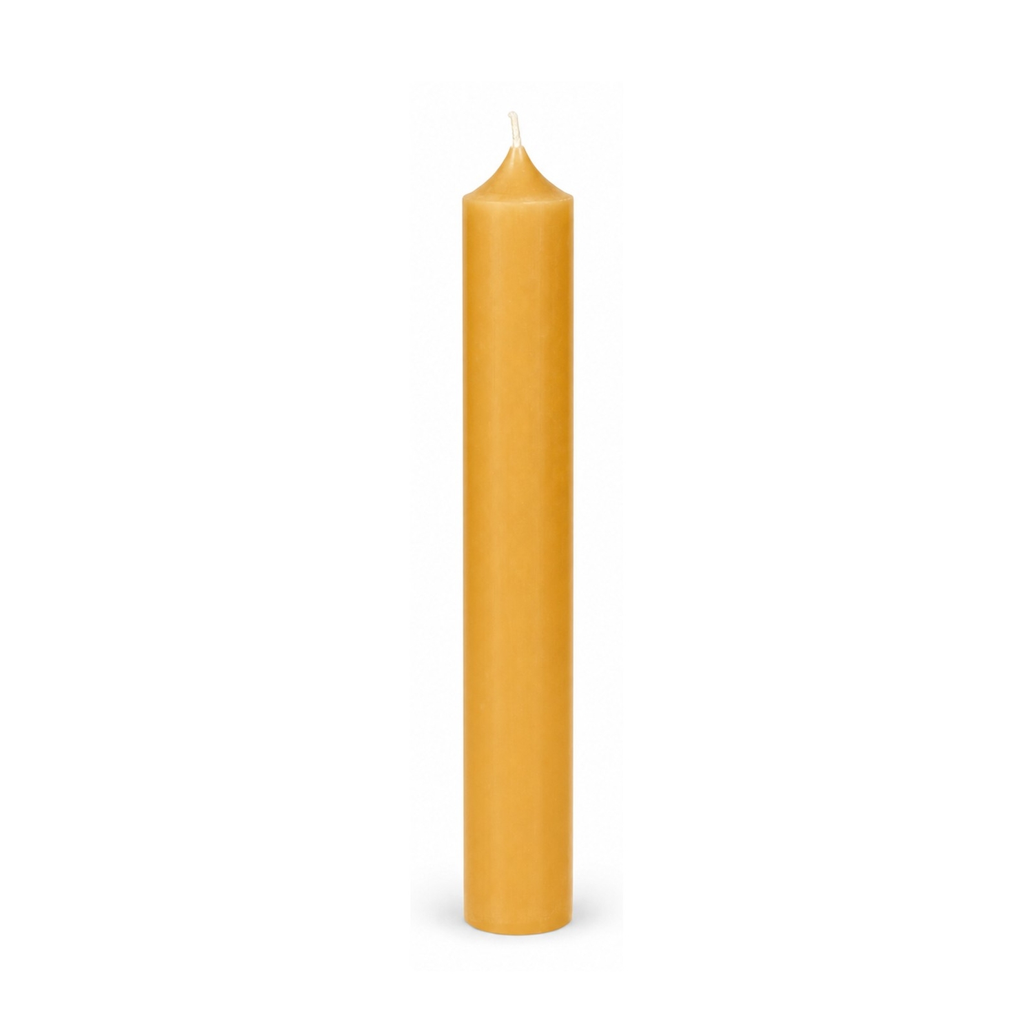 Karamellfarbene Stabkerze 180 x 22 mm, einzeln auf weißem Hintergrund.
