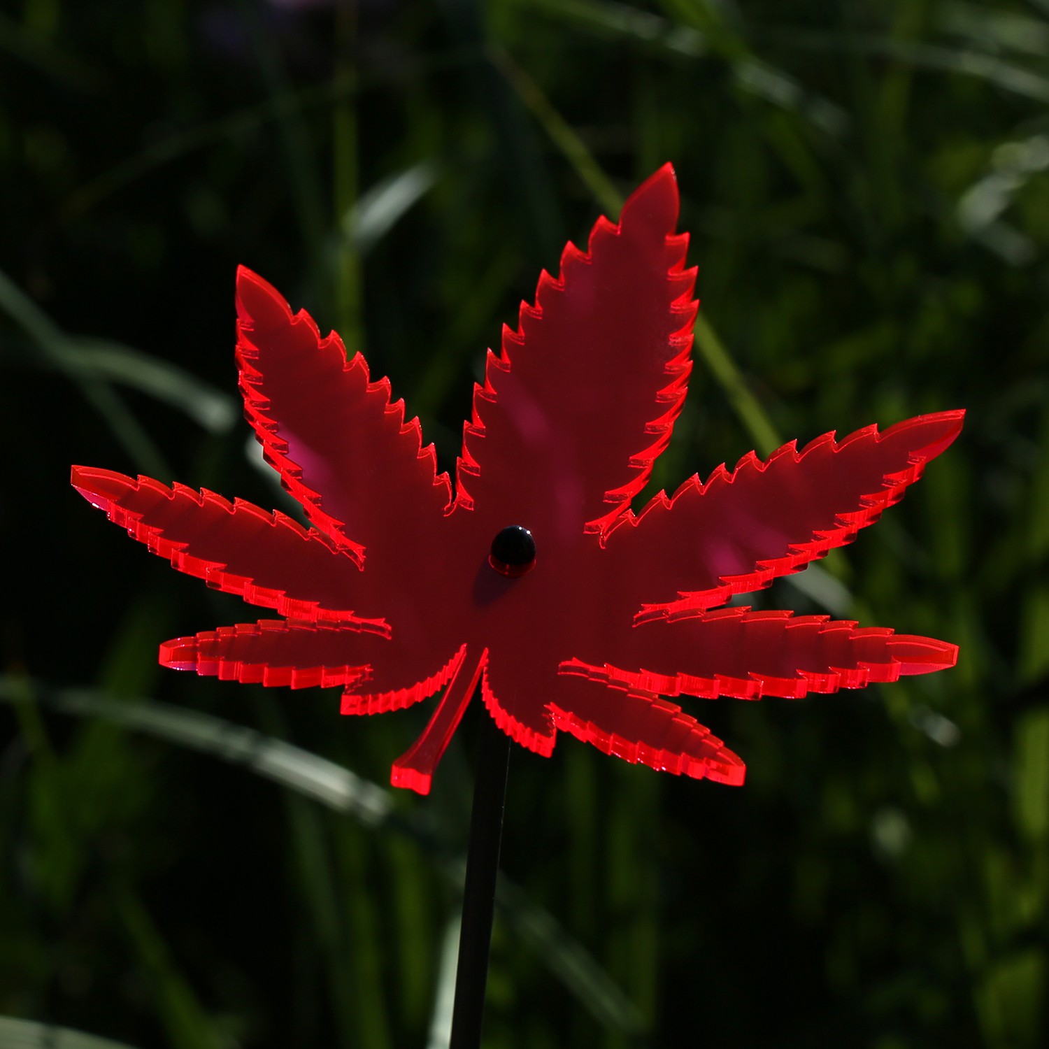 Acrylglas Sonnenfänger Cannabisblatt 14cm neonrot transparent fluoreszierend