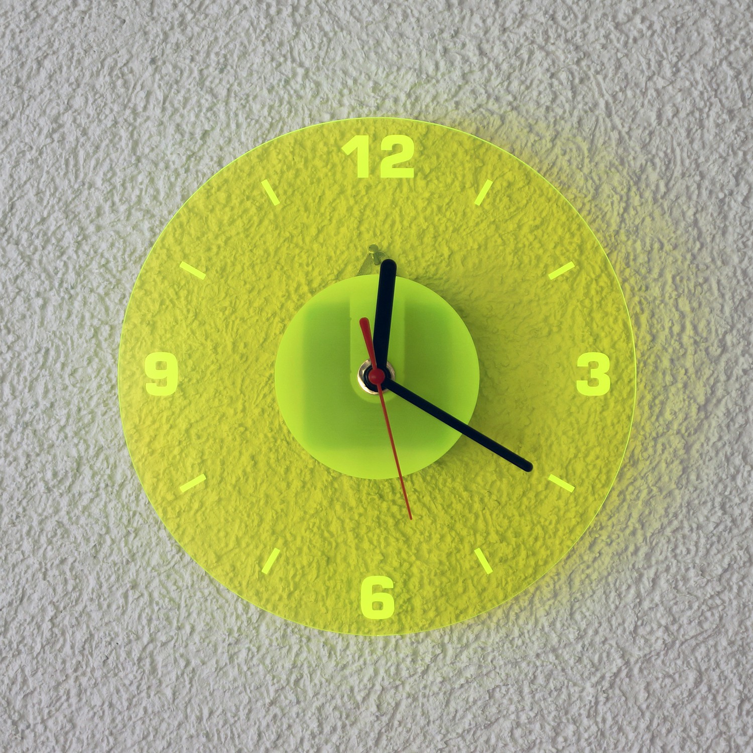 Acrylglas Quarz Wanduhr 19cm neongrün