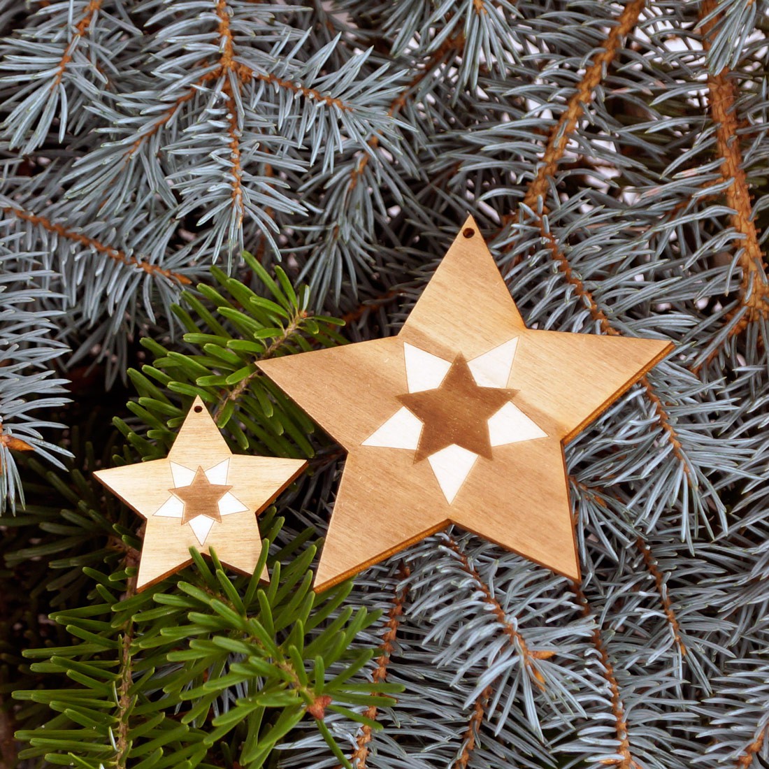 Baumschmuck 2er Sets 5 armige Sterne graviert - Set4