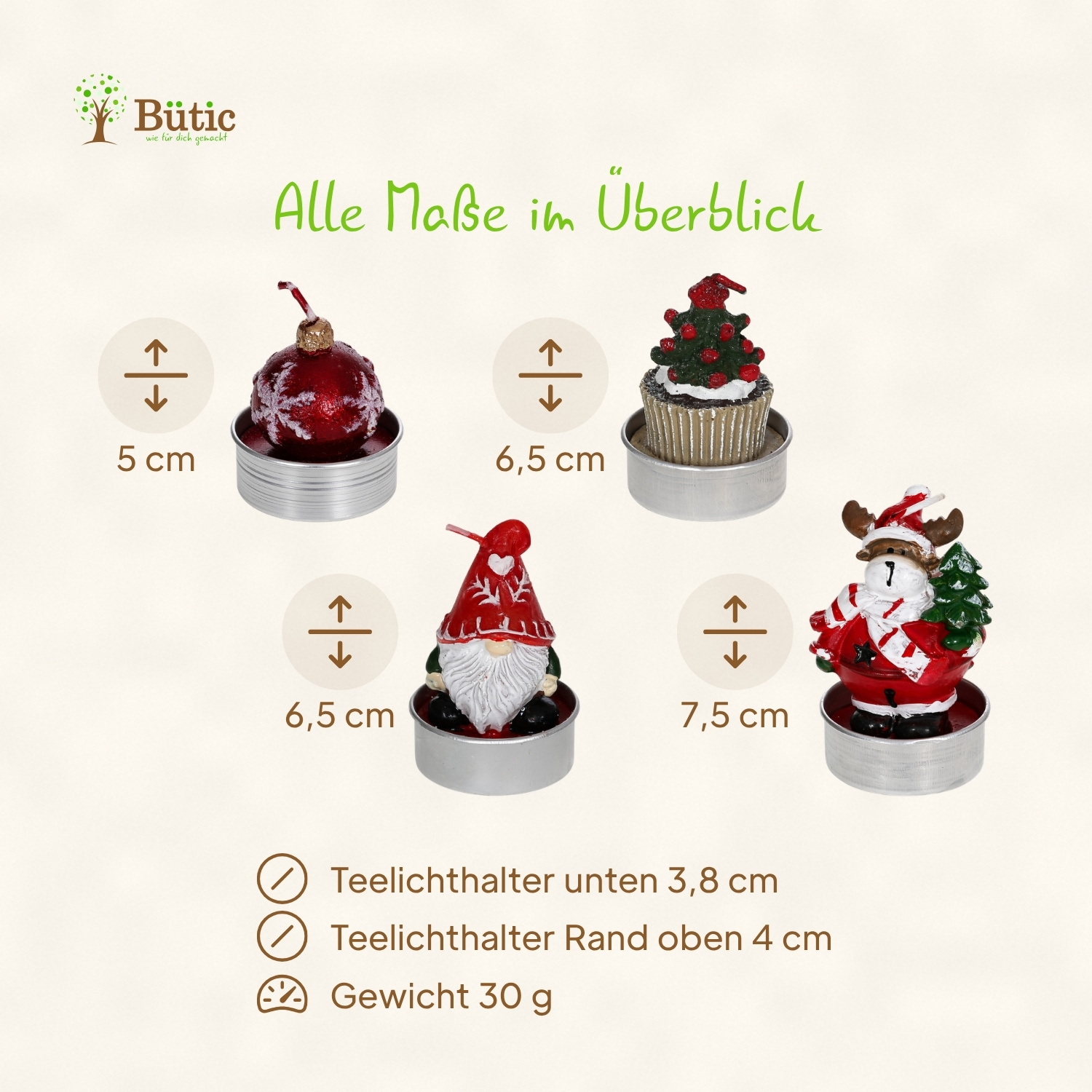 Maßübersicht vier weihnachtlicher Motivteelichter: rote Weihnachtskugel-Kerze (5 cm), Cupcake-Kerze mit Weihnachtsbaum (6,5 cm), Wichtel-Kerze mit roter Mütze (6,5 cm) und Rentier-Kerze in rotem Outfit mit Tanne (7,5 cm), jeweils in silbernem Teelichthalter; Teelichthalter-Maße und Gewichtsangaben als Text eingeblendet