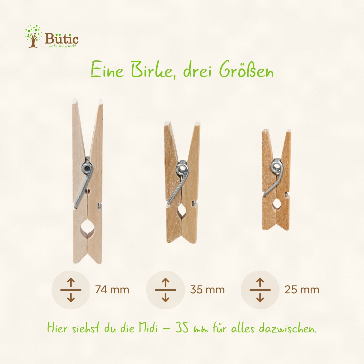 Drei Holzwäscheklammern aus Birkenholz in den Größen 74 mm, 35 mm und 25 mm im Größenvergleich, die mittlere 35-mm-Midi-Klammer ist hervorgehoben
