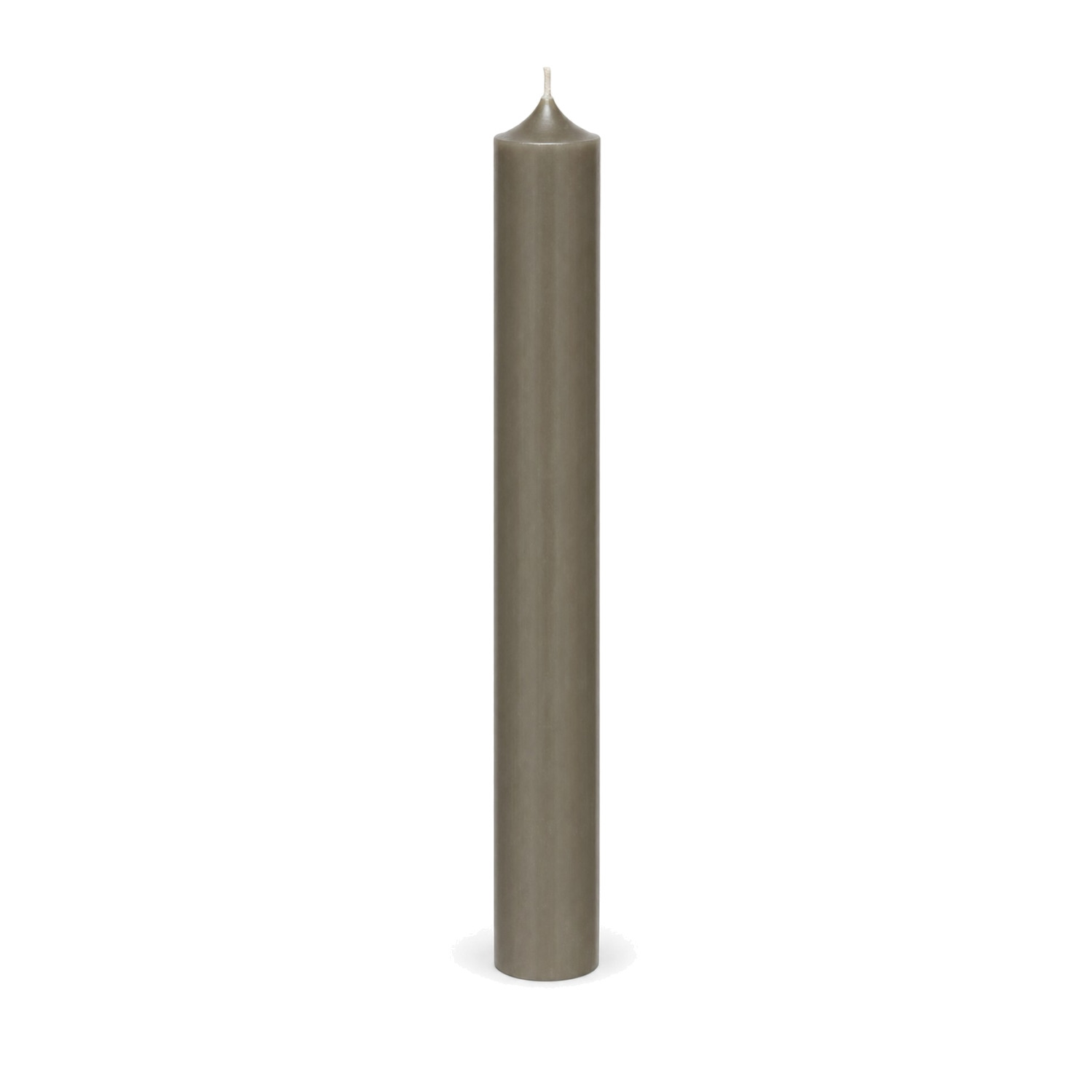 Schlammfarbene Stabkerze 180 x 22 mm, einzeln auf weißem Hintergrund.