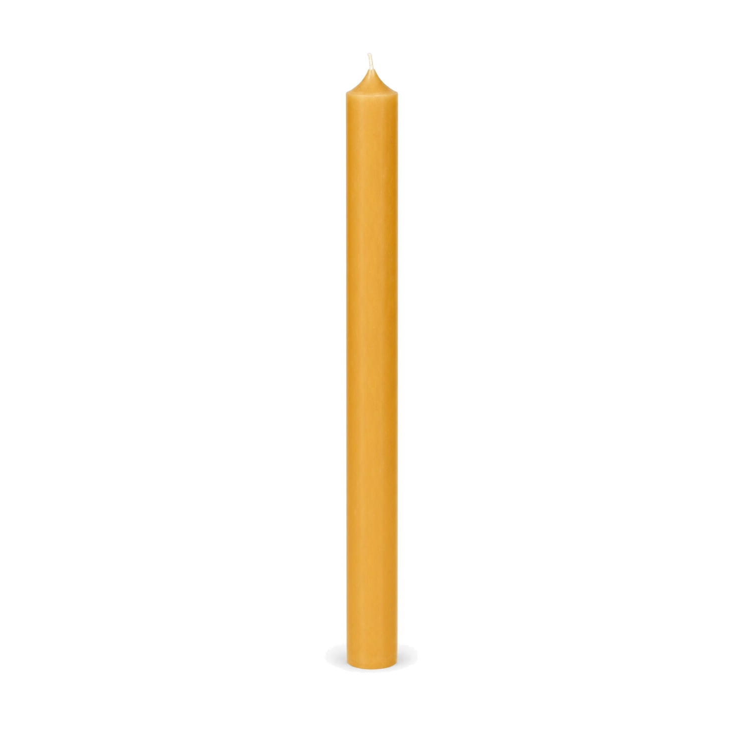Karamellfarbene Stabkerze 250 x 22 mm, einzeln auf weißem Hintergrund.