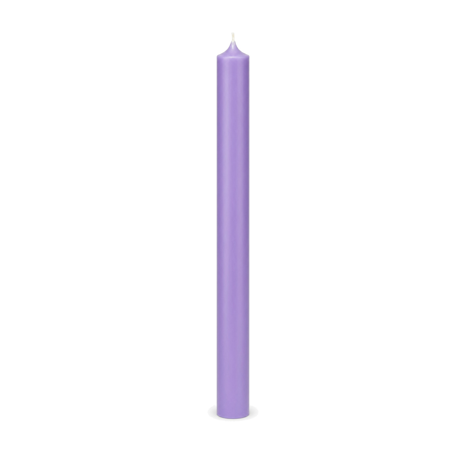 Lavendelfarbene Stabkerze 250 x 22 mm, einzeln auf weißem Hintergrund.