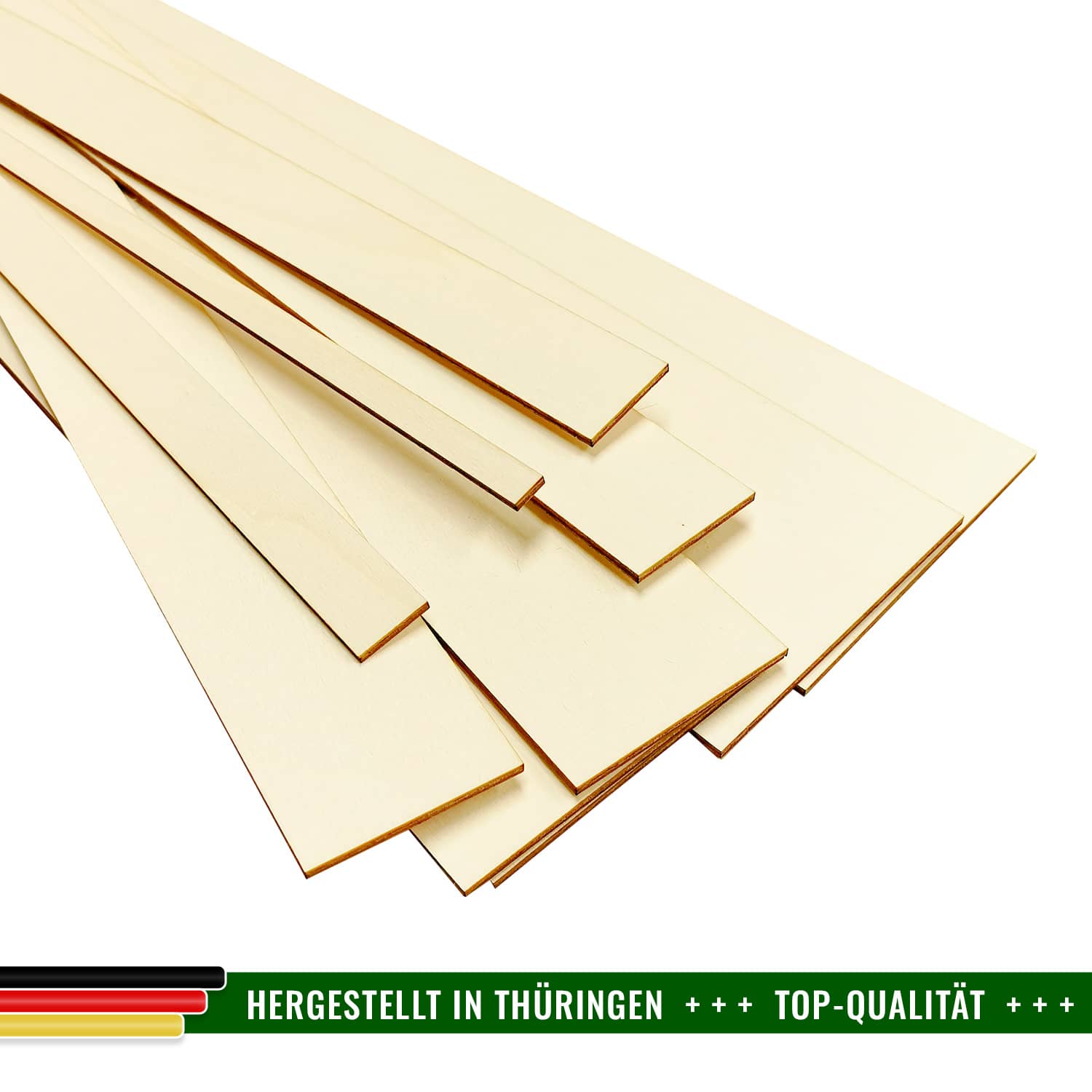 Stapel von Sperrholzleisten in verschiedenen Breiten mit dem Hinweis "Hergestellt in Thüringen"