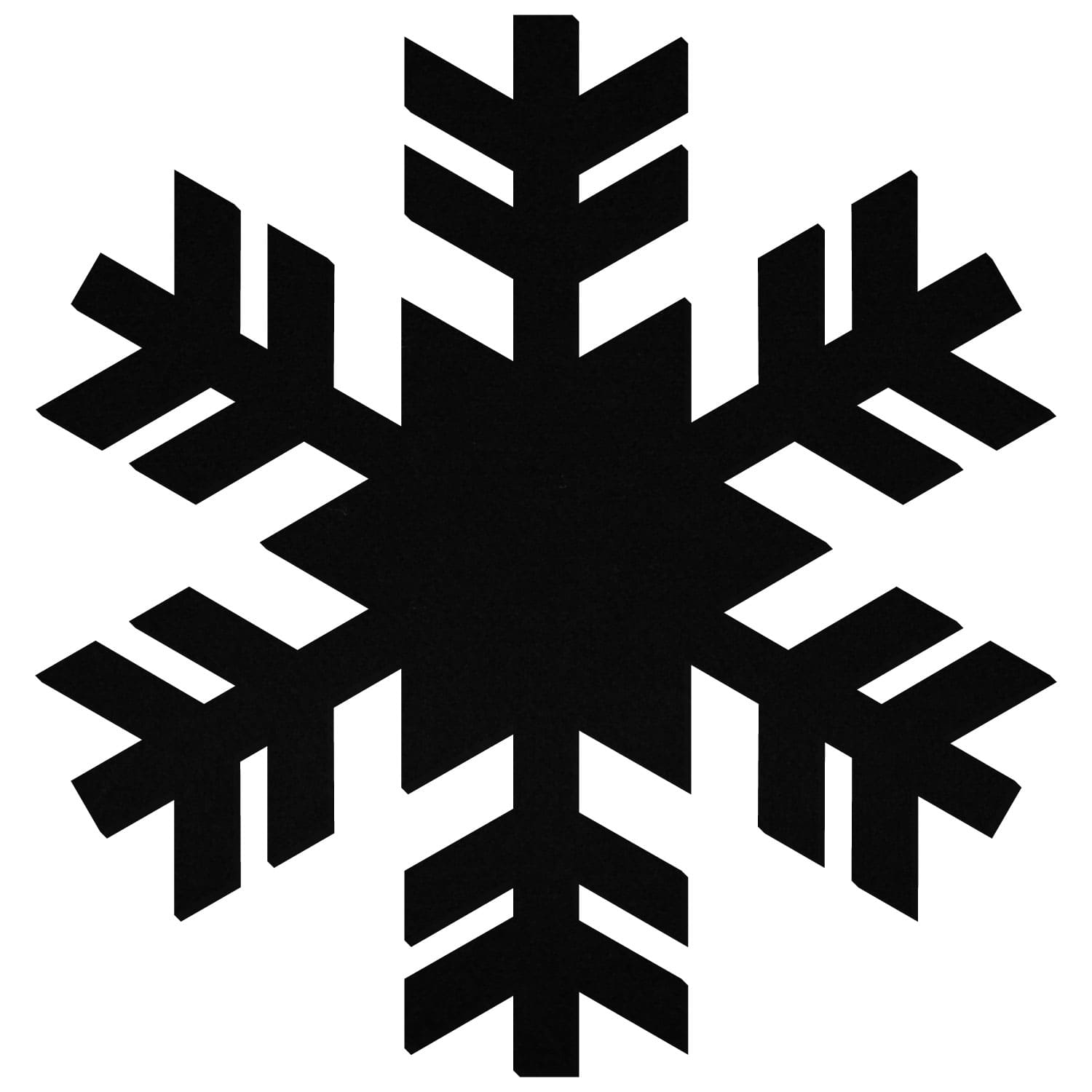 Schwarze Schneeflocke aus Filz zugeschnitten mit sechszackiger symmetrischer Form auf weißem Hintergrund